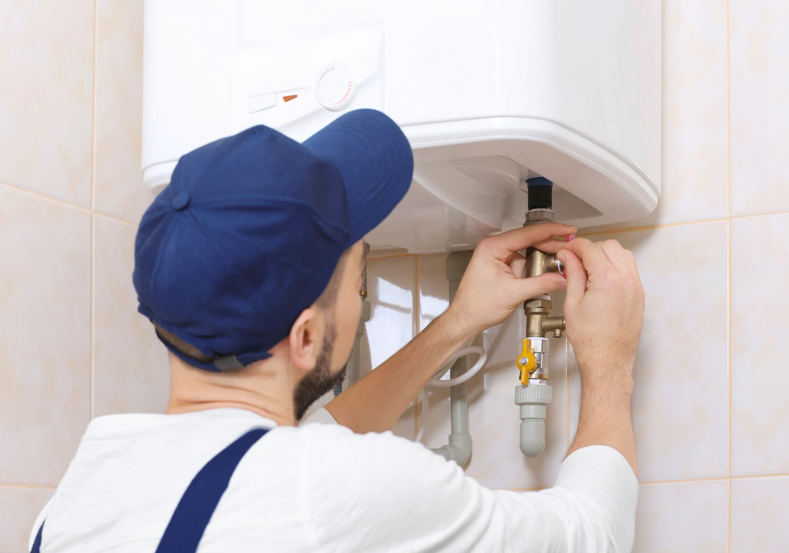 Featured image for The Pros and Cons of Gas vs. Electric Water Heaters: Which Is Right for You?